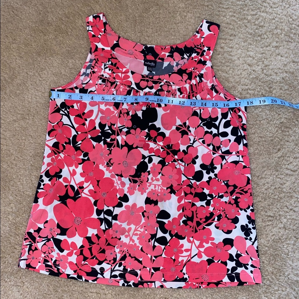 💗🖤NWOT Rafaella Floral Top🖤💗 - Picture 11 of 12